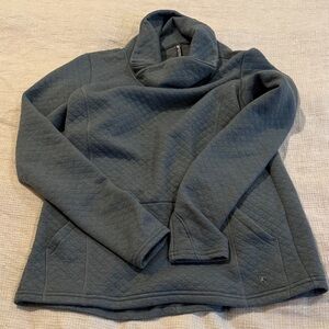 Kuhl Women's Quilted Blue Sweater size small
